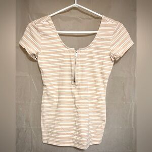 Guess-White and Cream Fitted Short Sleeve Tee-Size Small